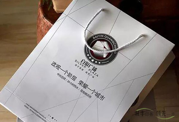 常用手提袋印刷材質(zhì)的優(yōu)缺點(diǎn)？